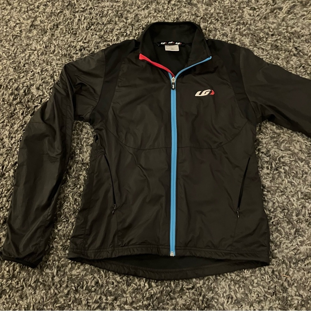 Louis garneau black zip up jacket.  EUC!